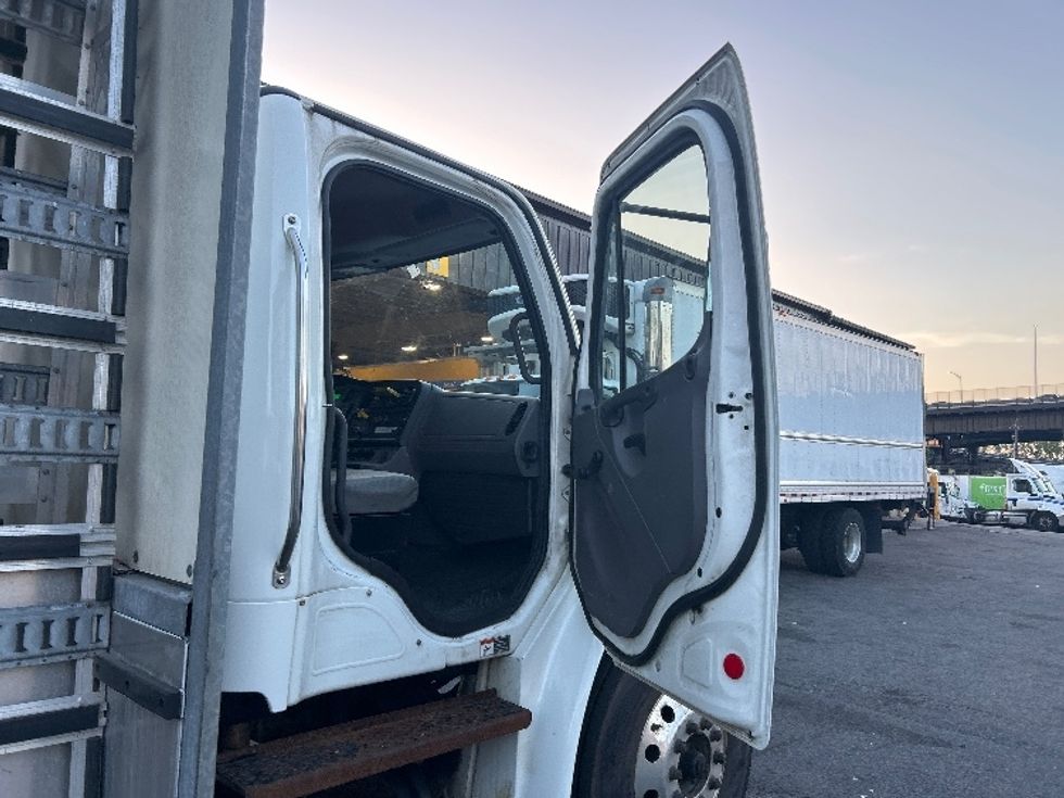 Curtain Side-Light and Medium Duty Trucks-Freightliner-2018-M2-North Bergen-NJ-290,004\n\t\tmiles-$ 31,000 - Image 20