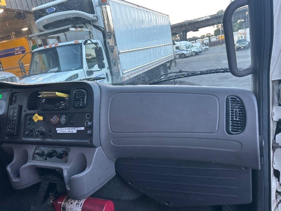Curtain Side-Light and Medium Duty Trucks-Freightliner-2018-M2-North Bergen-NJ-290,004\n\t\tmiles-$ 31,000 - Image 21