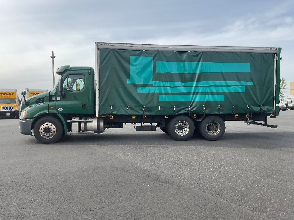 Curtain Side-Light and Medium Duty Trucks-Freightliner-2019-Cascadia X11364S-Philadelphia-PA-425,343\n\t\tmiles-$ 76,000 - Image 4