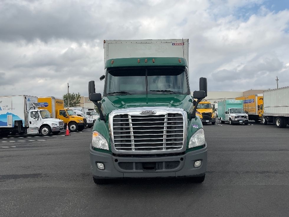 Curtain Side-Light and Medium Duty Trucks-Freightliner-2019-Cascadia X11364S-Philadelphia-PA-425,343\n\t\tmiles-$ 76,000 - Image 2