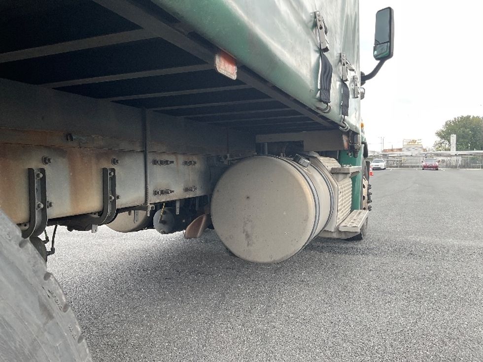 Curtain Side-Light and Medium Duty Trucks-Freightliner-2019-Cascadia X11364S-Philadelphia-PA-425,343\n\t\tmiles-$ 76,000 - Image 13