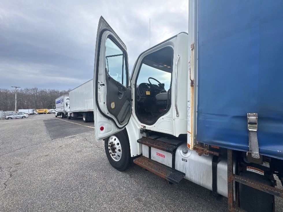 Curtain Side-Light and Medium Duty Trucks-Freightliner-2019-M2-Braintree-MA-259,397\n\t\tmiles-$ 43,250 - Image 16