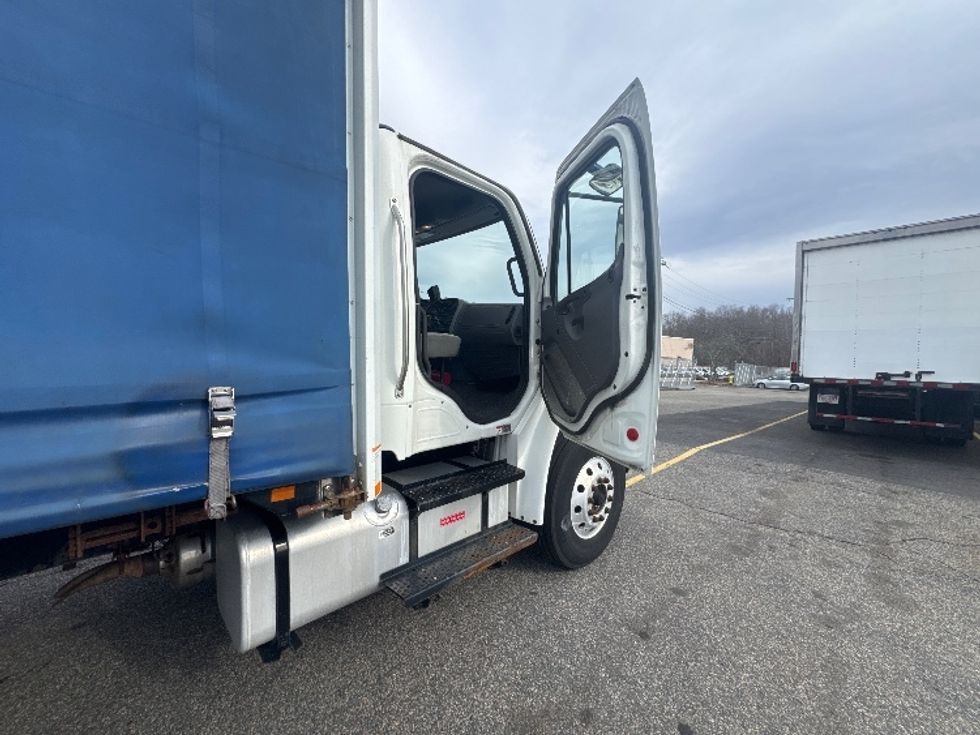 Curtain Side-Light and Medium Duty Trucks-Freightliner-2019-M2-Braintree-MA-259,397\n\t\tmiles-$ 43,250 - Image 20
