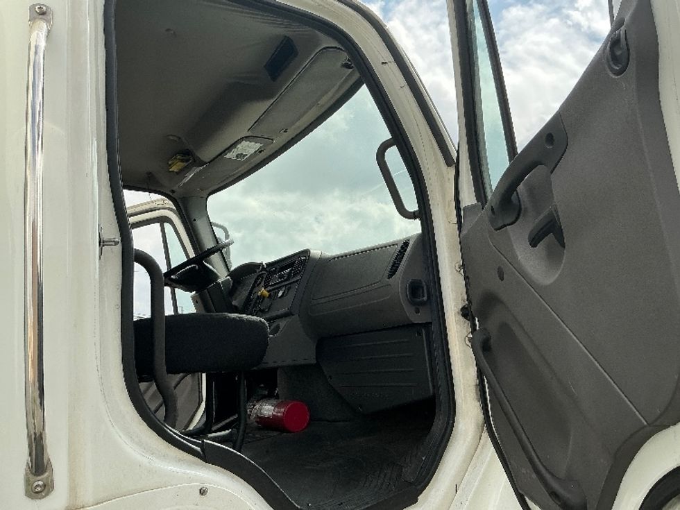 Curtain Side-Light and Medium Duty Trucks-Freightliner-2019-M2-Fontana-CA-167,310\n\t\tmiles-$ 60,000 - Image 20