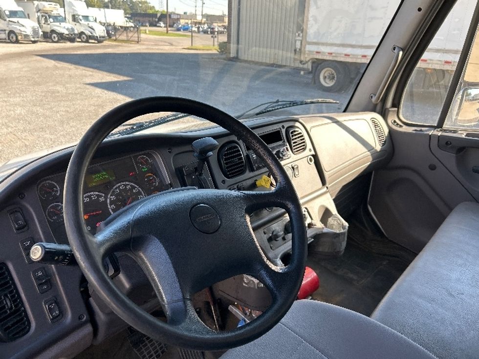 Curtain Side-Light and Medium Duty Trucks-Freightliner-2019-M2-Hueytown-AL-120,341\n\t\tmiles-$ 51,000 - Image 16