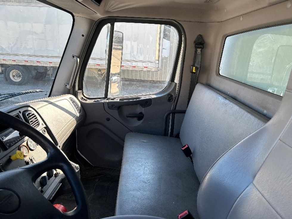 Curtain Side-Light and Medium Duty Trucks-Freightliner-2019-M2-Hueytown-AL-120,341\n\t\tmiles-$ 51,000 - Image 18