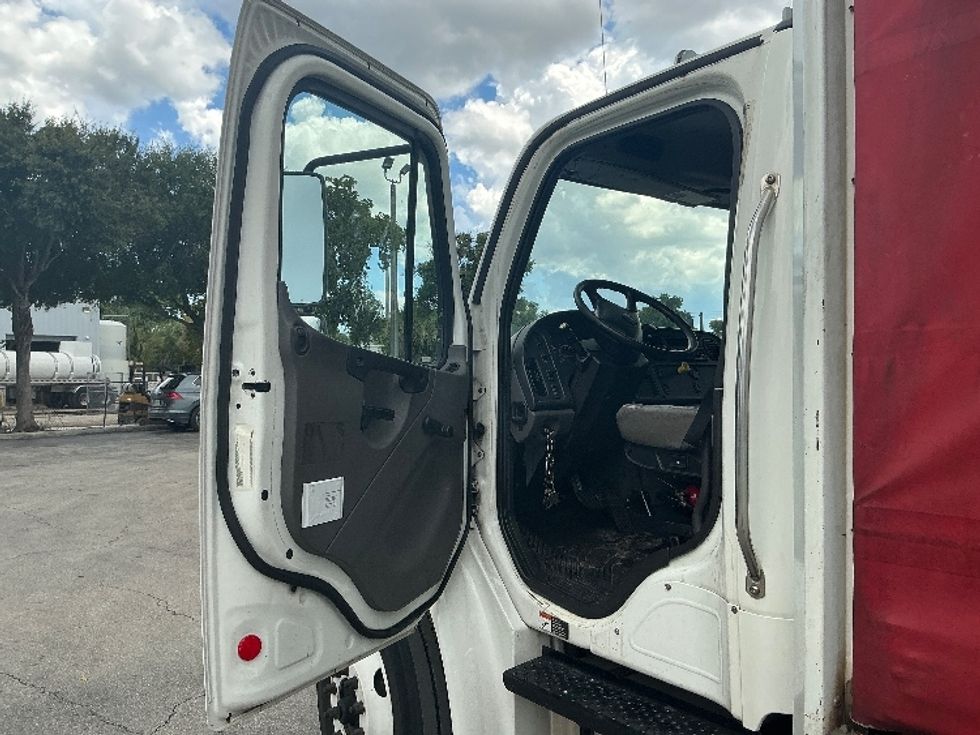 Curtain Side-Light and Medium Duty Trucks-Freightliner-2019-M2-Medley-FL-216,574\n\t\tmiles-$ 34,250 - Image 13