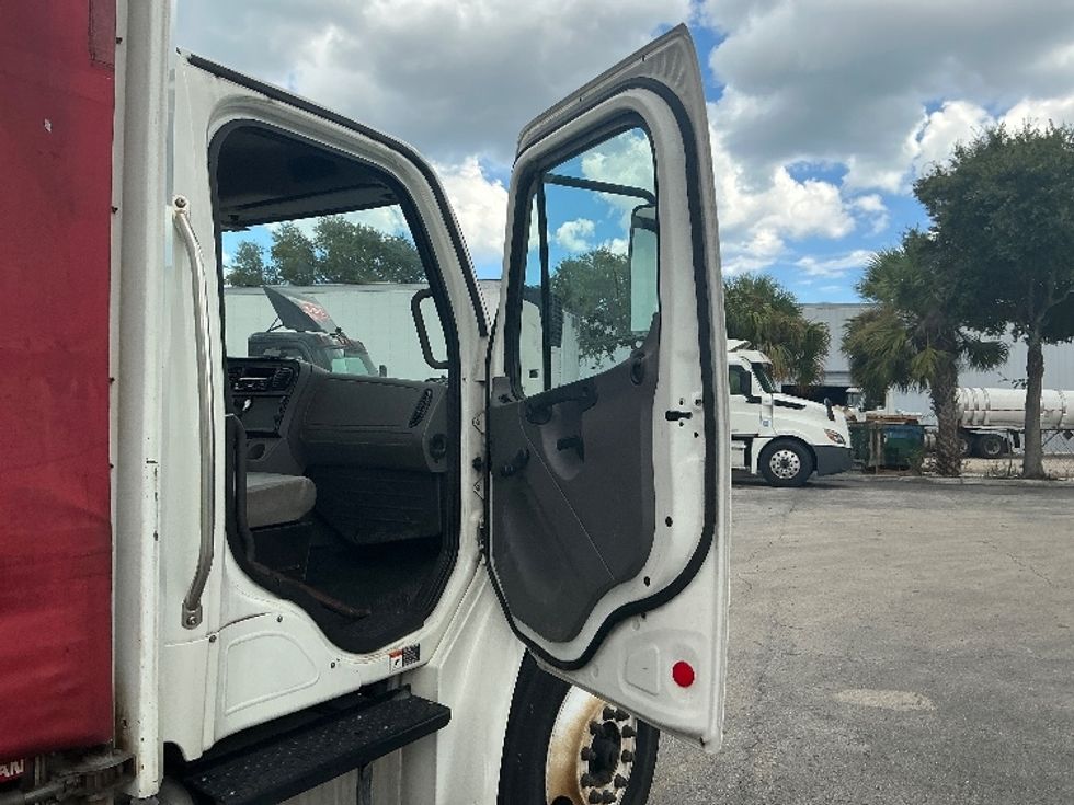 Curtain Side-Light and Medium Duty Trucks-Freightliner-2019-M2-Medley-FL-216,574\n\t\tmiles-$ 34,250 - Image 17