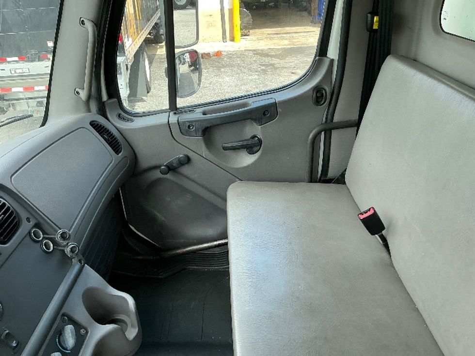 Curtain Side-Light and Medium Duty Trucks-Freightliner-2019-M2-Medley-FL-227,881\n\t\tmiles-$ 32,500 - Image 19