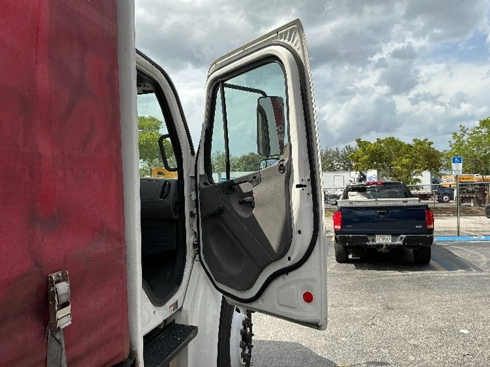 Curtain Side-Light and Medium Duty Trucks-Freightliner-2019-M2-Medley-FL-227,881\n\t\tmiles-$ 32,500 - Image 20
