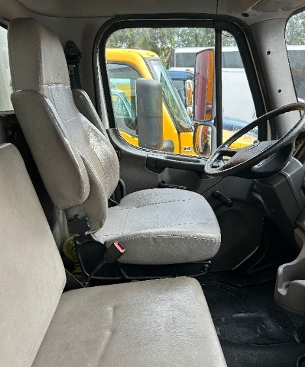 Curtain Side-Light and Medium Duty Trucks-Freightliner-2019-M2-Medley-FL-227,881\n\t\tmiles-$ 32,500 - Image 22