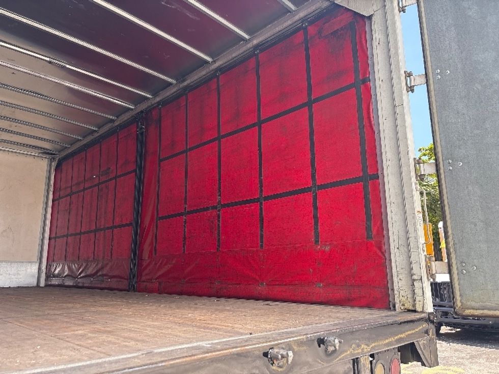 Curtain Side-Light and Medium Duty Trucks-Freightliner-2019-M2-Medley-FL-271,008\n\t\tmiles-$ 26,250 - Image 12