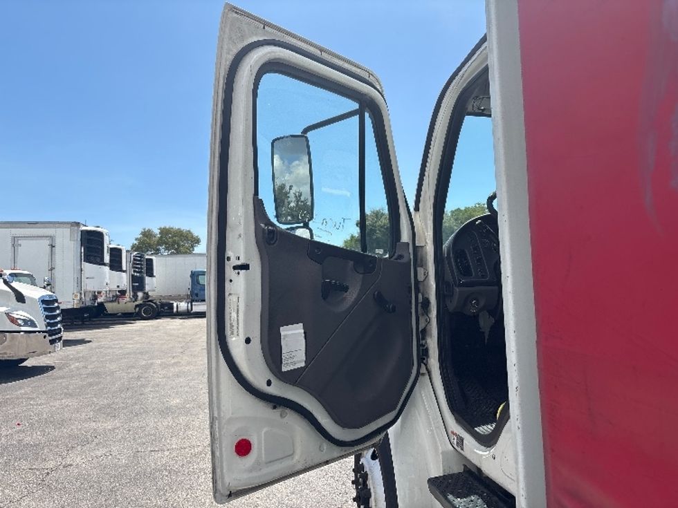 Curtain Side-Light and Medium Duty Trucks-Freightliner-2019-M2-Medley-FL-271,008\n\t\tmiles-$ 26,250 - Image 16
