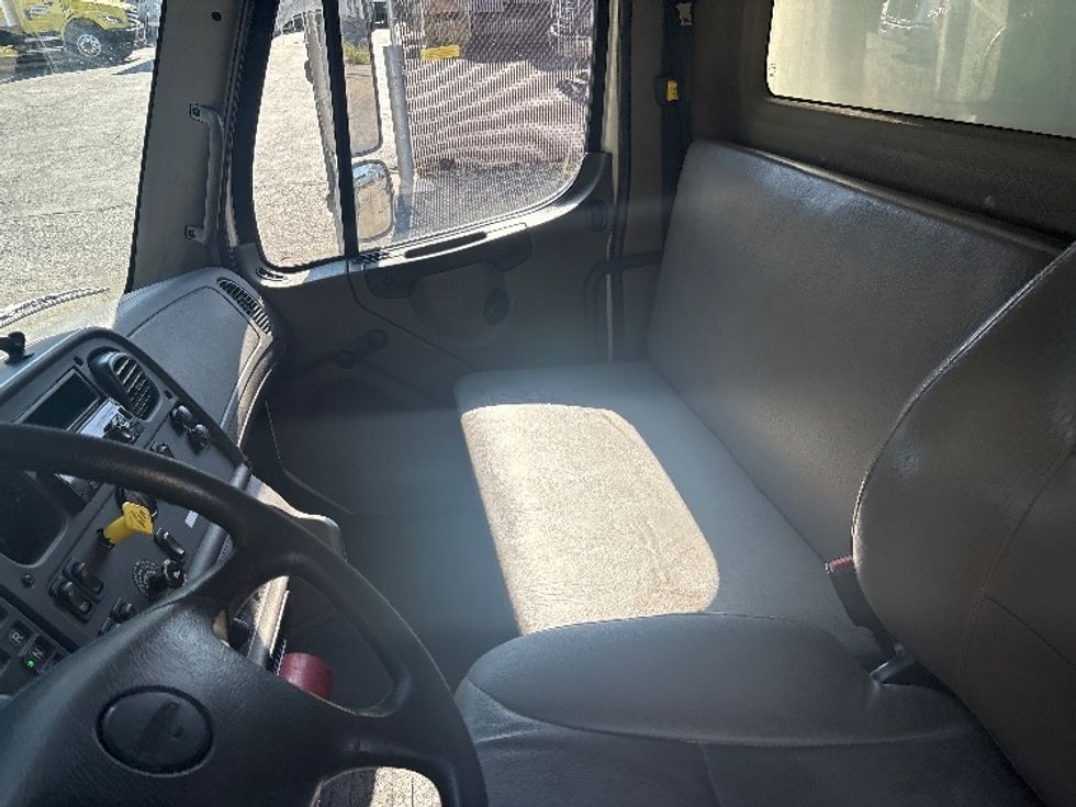 Curtain Side-Light and Medium Duty Trucks-Freightliner-2019-M2-North Bergen-NJ-274,425\n\t\tmiles-$ 36,500 - Image 16