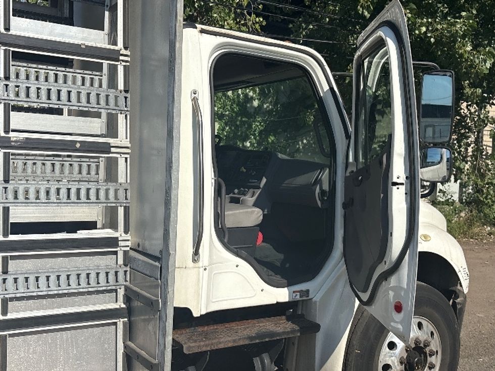 Curtain Side-Light and Medium Duty Trucks-Freightliner-2019-M2-North Bergen-NJ-274,425\n\t\tmiles-$ 36,500 - Image 17