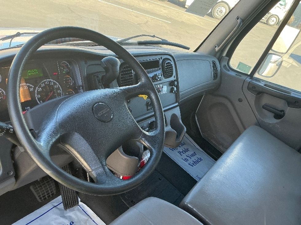 Curtain Side-Light and Medium Duty Trucks-Freightliner-2019-M2-Ogden-UT-184,431\n\t\tmiles-$ 47,750 - Image 17