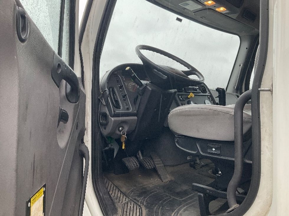 Curtain Side-Light and Medium Duty Trucks-Freightliner-2019-M2-Piqua-OH-241,486\n\t\tmiles-$ 43,500 - Image 15