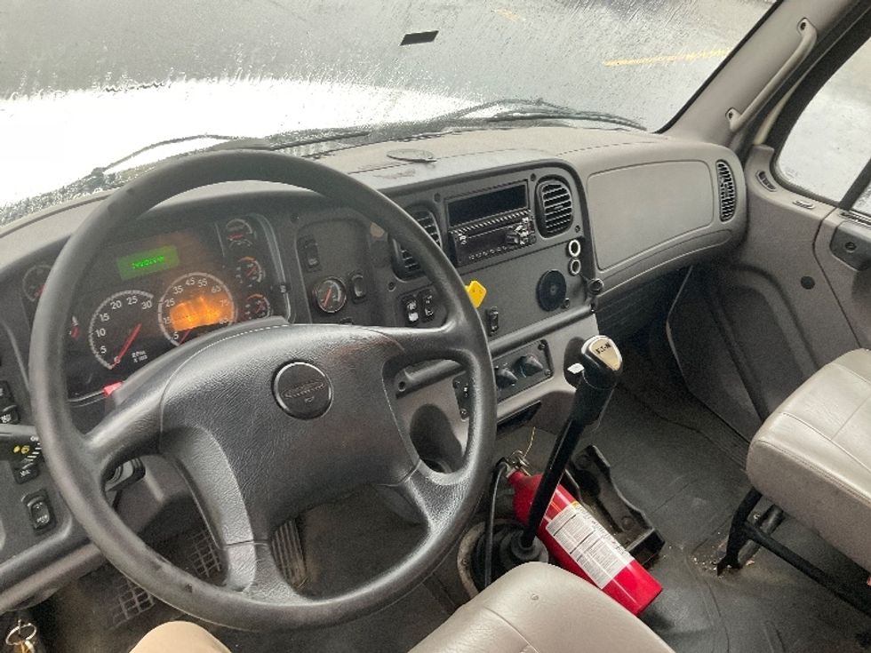 Curtain Side-Light and Medium Duty Trucks-Freightliner-2019-M2-Piqua-OH-241,486\n\t\tmiles-$ 43,500 - Image 17