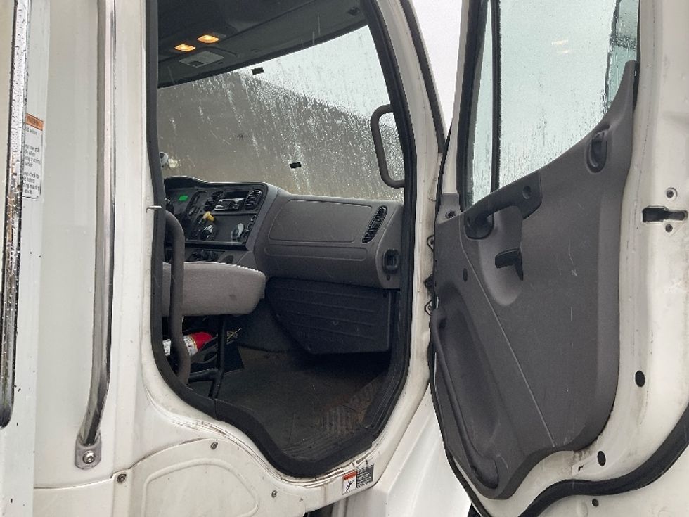 Curtain Side-Light and Medium Duty Trucks-Freightliner-2019-M2-Piqua-OH-241,486\n\t\tmiles-$ 43,500 - Image 19