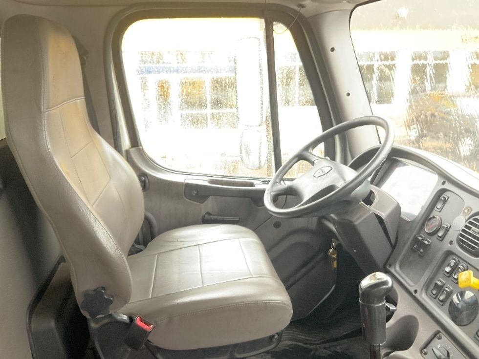 Curtain Side-Light and Medium Duty Trucks-Freightliner-2019-M2-Piqua-OH-241,486\n\t\tmiles-$ 43,500 - Image 21