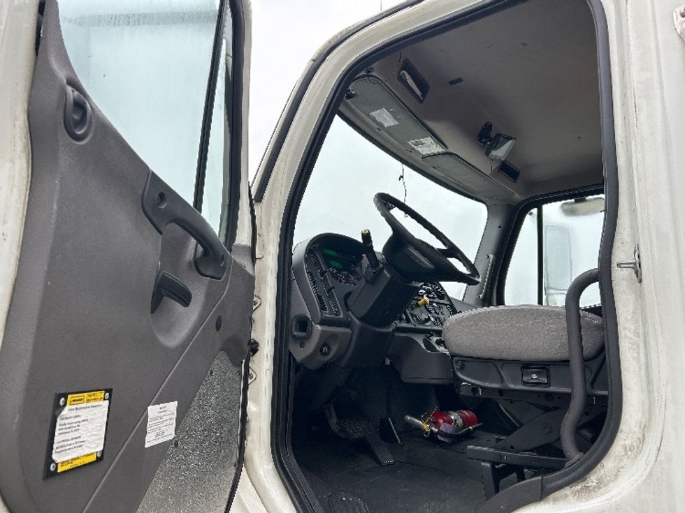 Curtain Side-Light and Medium Duty Trucks-Freightliner-2019-M2-Tallahassee-FL-253,695\n\t\tmiles-$ 34,500 - Image 16
