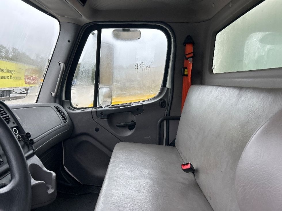 Curtain Side-Light and Medium Duty Trucks-Freightliner-2019-M2-Tallahassee-FL-253,695\n\t\tmiles-$ 34,500 - Image 19