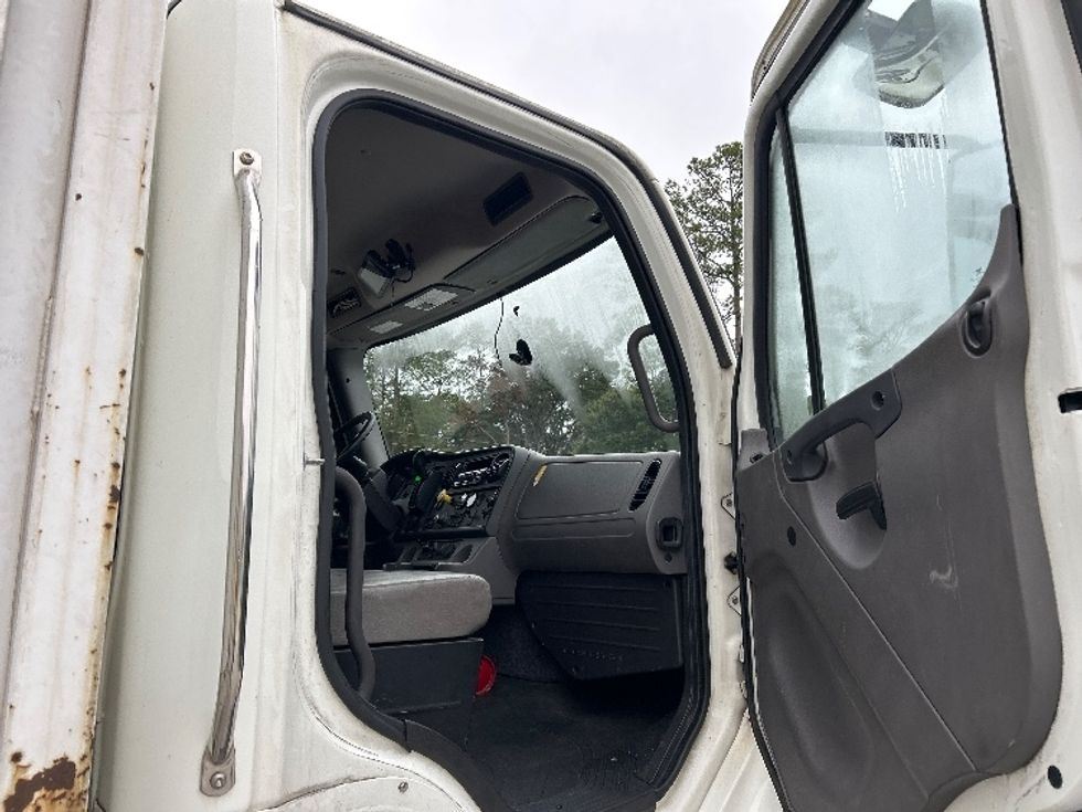 Curtain Side-Light and Medium Duty Trucks-Freightliner-2019-M2-Tallahassee-FL-253,695\n\t\tmiles-$ 34,500 - Image 20