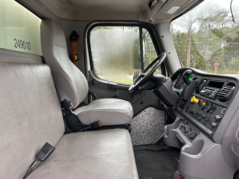 Curtain Side-Light and Medium Duty Trucks-Freightliner-2019-M2-Tallahassee-FL-253,695\n\t\tmiles-$ 34,500 - Image 22