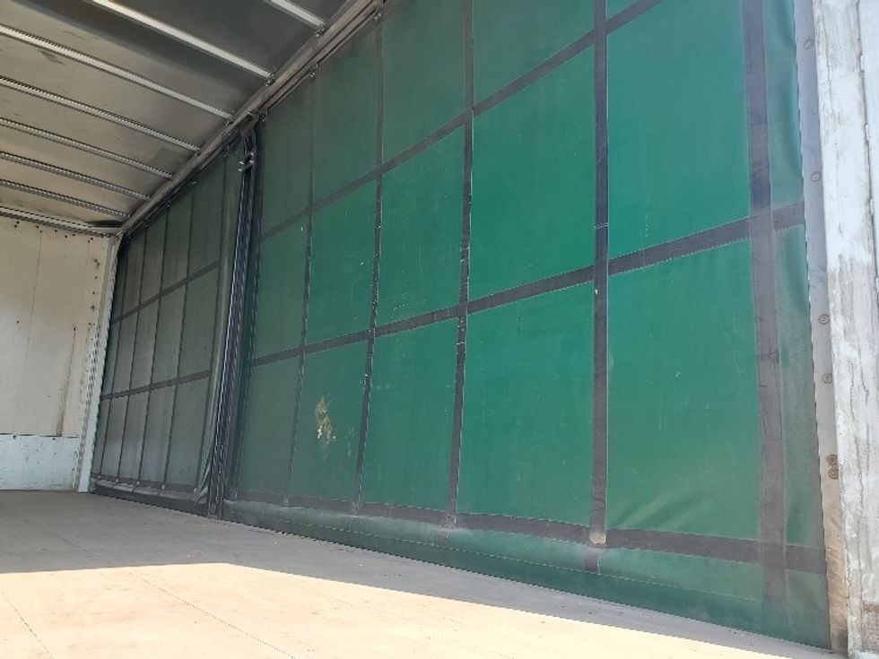 Curtain Side-Light and Medium Duty Trucks-Freightliner-2019-M211242S-White Deer-PA-467,957\n\t\tmiles-$ 48,500 - Image 11