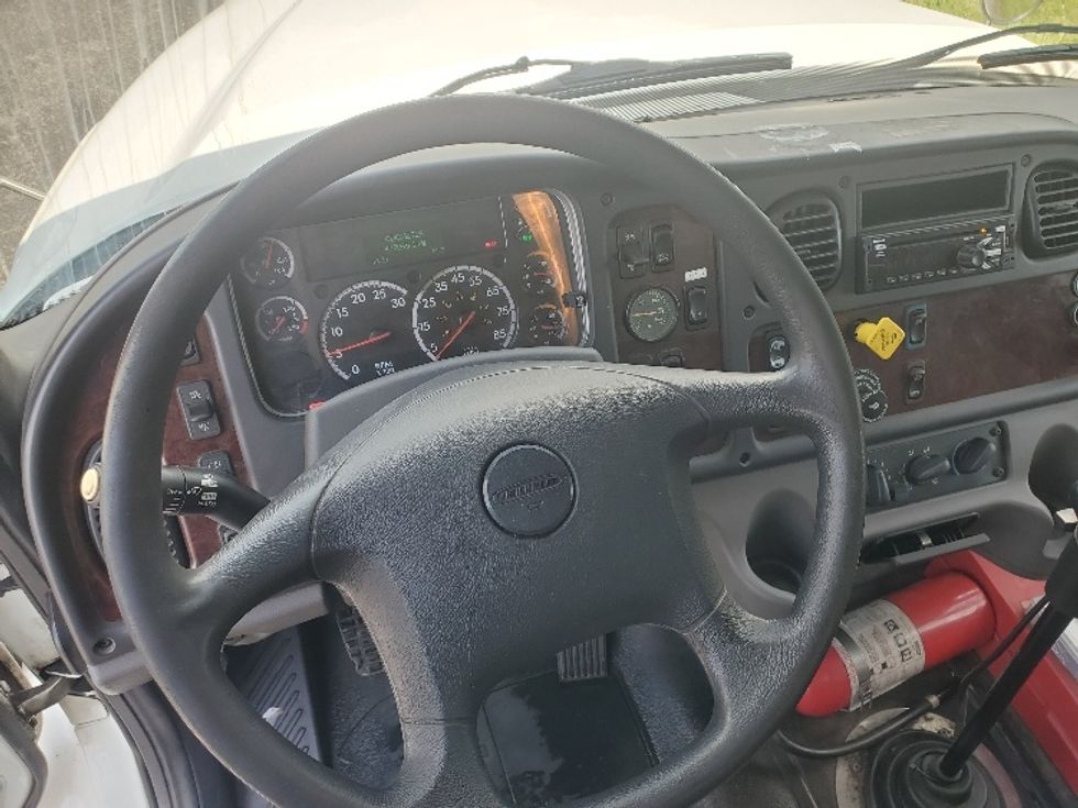 Curtain Side-Light and Medium Duty Trucks-Freightliner-2019-M211242S-White Deer-PA-467,957\n\t\tmiles-$ 48,500 - Image 17