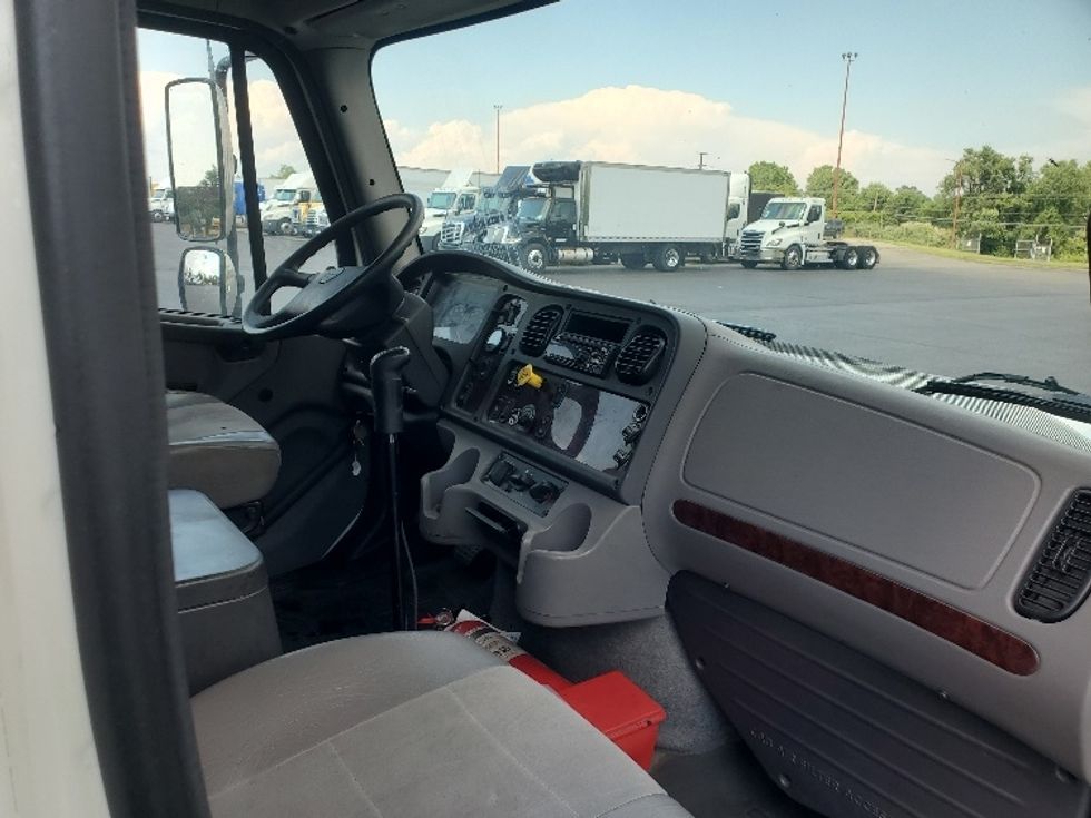 Curtain Side-Light and Medium Duty Trucks-Freightliner-2019-M211242S-White Deer-PA-467,957\n\t\tmiles-$ 48,500 - Image 21