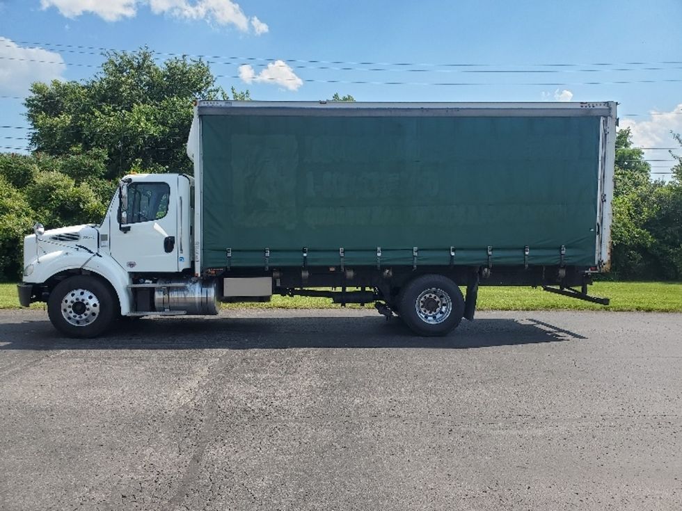 Curtain Side-Light and Medium Duty Trucks-Freightliner-2019-M211242S-White Deer-PA-467,957\n\t\tmiles-$ 48,500 - Image 4