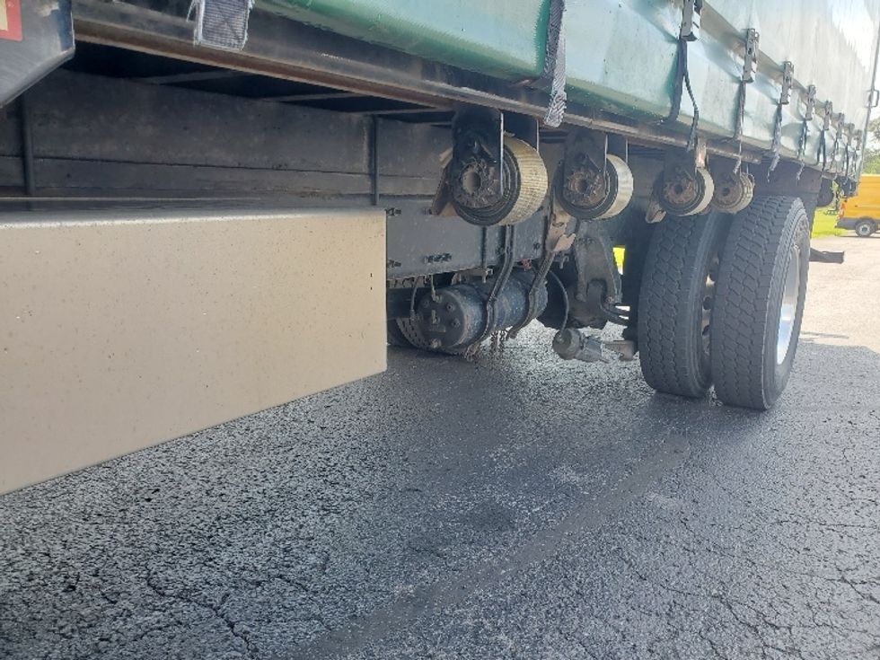 Curtain Side-Light and Medium Duty Trucks-Freightliner-2019-M211242S-White Deer-PA-467,957\n\t\tmiles-$ 48,500 - Image 5