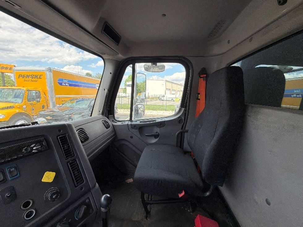 Curtain Side-Light and Medium Duty Trucks-Freightliner-2019-M211284S-Belcamp-MD-325,861\n\t\tmiles-$ 83,000 - Image 18