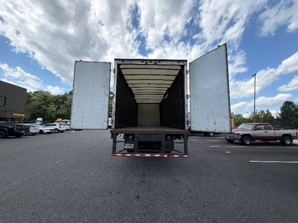 Curtain Side-Light and Medium Duty Trucks-Freightliner-2019-M211284S-Belcamp-MD-325,861\n\t\tmiles-$ 83,000 - Image 8