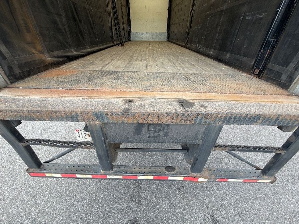 Curtain Side-Light and Medium Duty Trucks-Freightliner-2019-M211284S-Belcamp-MD-325,861\n\t\tmiles-$ 83,000 - Image 9