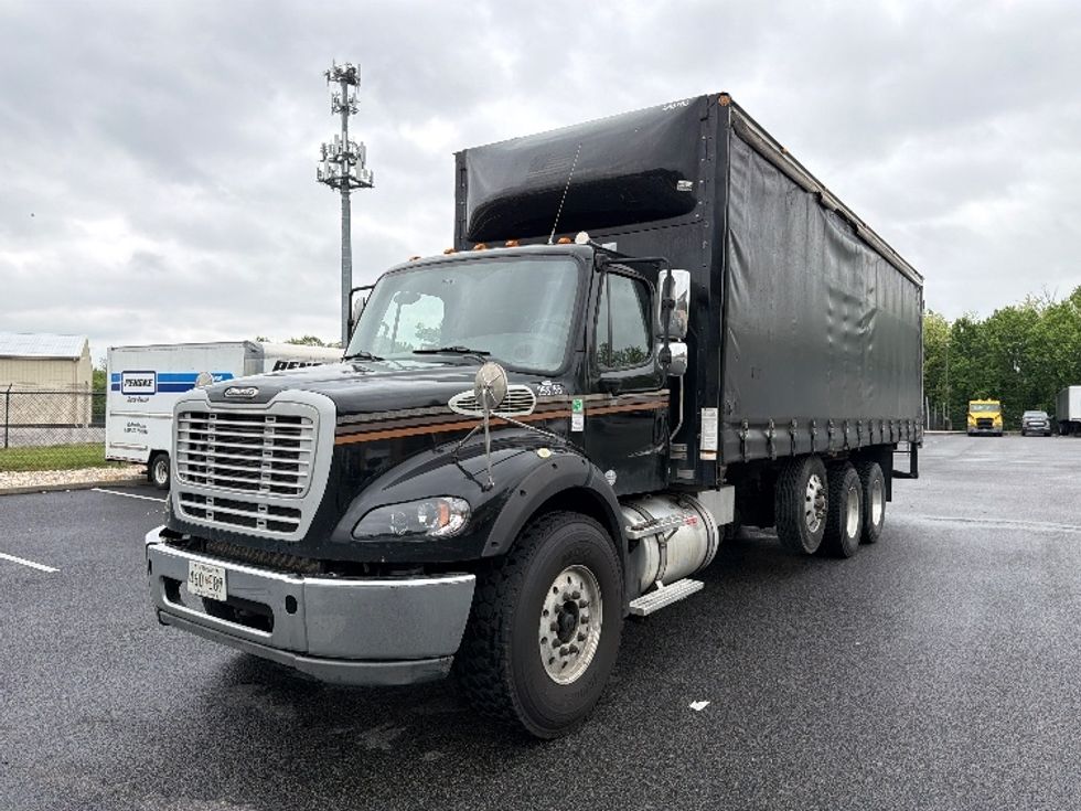 Curtain Side-Light and Medium Duty Trucks-Freightliner-2019-M211284S-Belcamp-MD-401,247\n\t\tmiles-$ 80,250 - Image 3