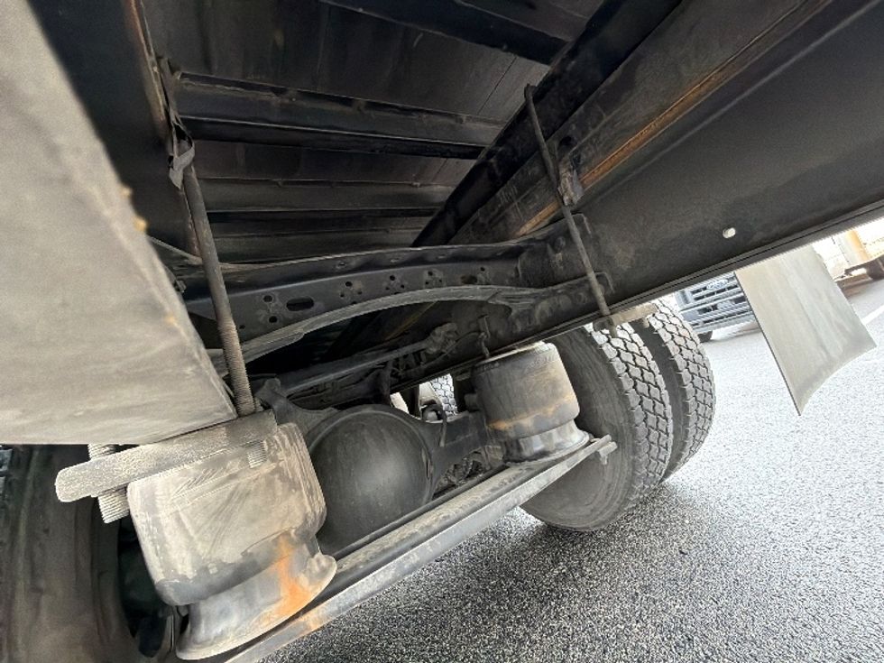 Curtain Side-Light and Medium Duty Trucks-Freightliner-2019-M211284S-Belcamp-MD-401,247\n\t\tmiles-$ 80,250 - Image 5