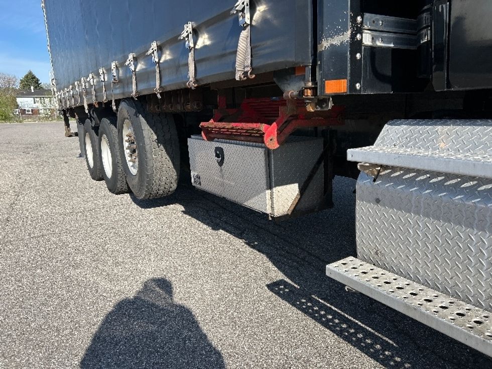 Curtain Side-Light and Medium Duty Trucks-Freightliner-2019-M211284S-Crown Point-IN-228,863\n\t\tmiles-$ 89,500 - Image 14