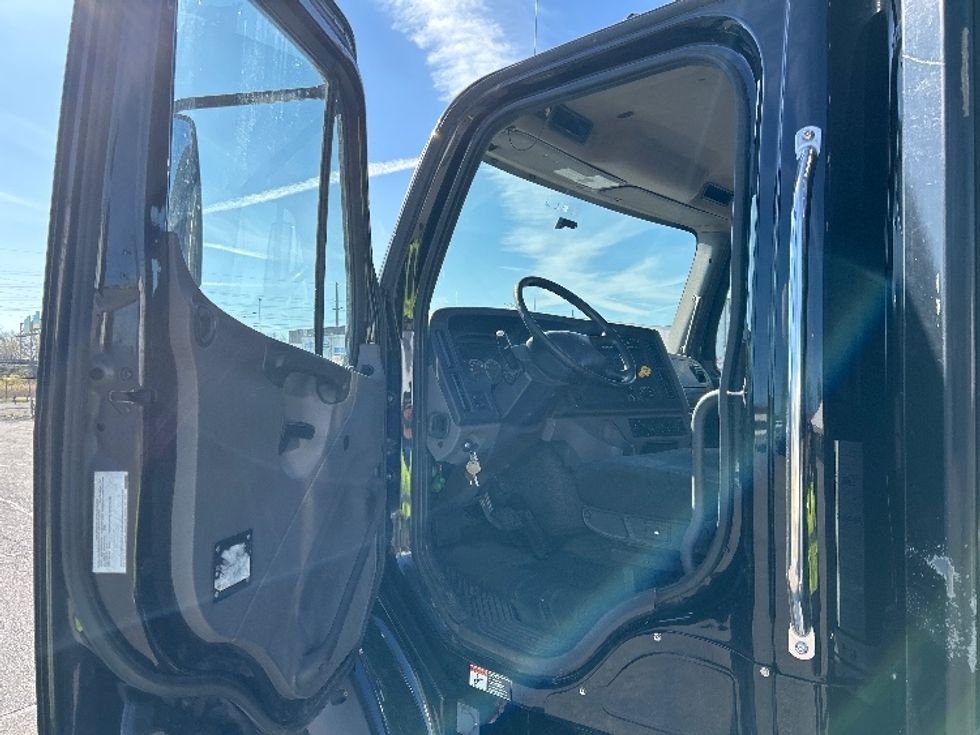 Curtain Side-Light and Medium Duty Trucks-Freightliner-2019-M211284S-Crown Point-IN-228,863\n\t\tmiles-$ 89,500 - Image 16