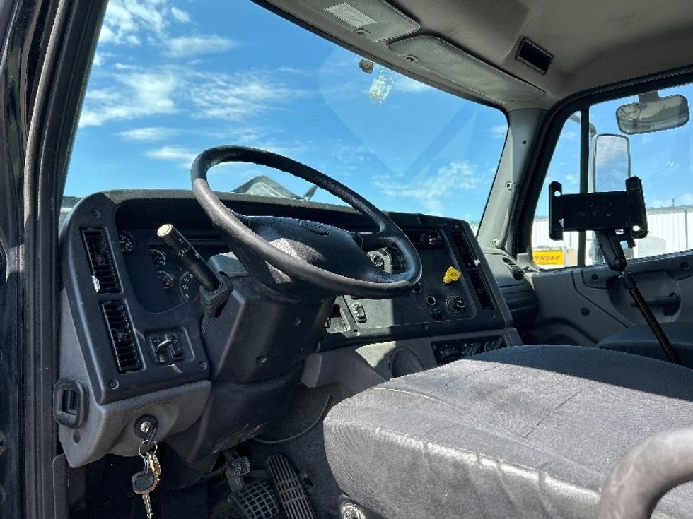 Curtain Side-Light and Medium Duty Trucks-Freightliner-2019-M211284S-Goldsboro-NC-458,834\n\t\tmiles-$ 81,250 - Image 17