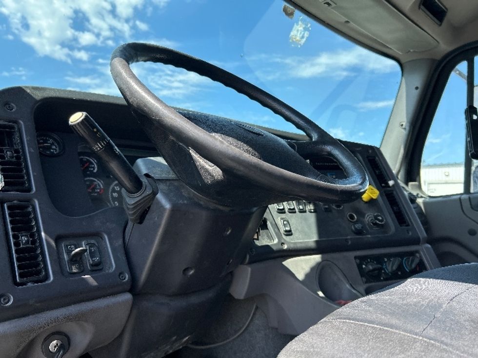 Curtain Side-Light and Medium Duty Trucks-Freightliner-2019-M211284S-Goldsboro-NC-458,834\n\t\tmiles-$ 81,250 - Image 18