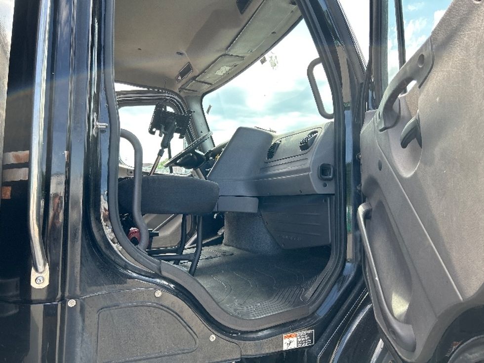 Curtain Side-Light and Medium Duty Trucks-Freightliner-2019-M211284S-Goldsboro-NC-458,834\n\t\tmiles-$ 81,250 - Image 20