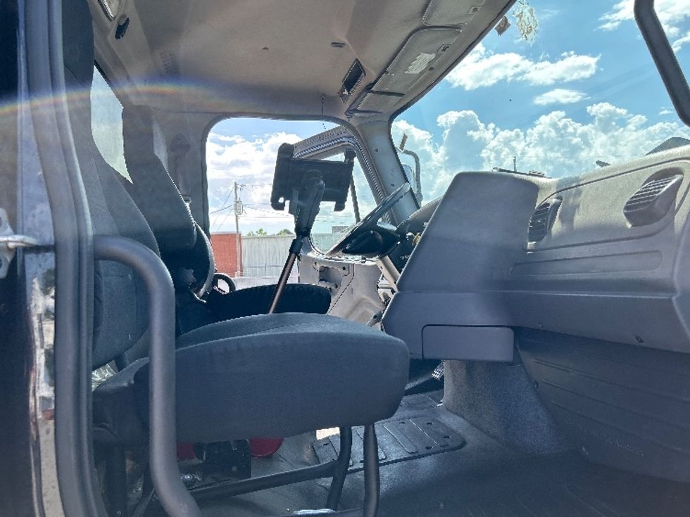 Curtain Side-Light and Medium Duty Trucks-Freightliner-2019-M211284S-Goldsboro-NC-458,834\n\t\tmiles-$ 81,250 - Image 21