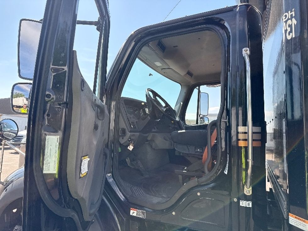 Curtain Side-Light and Medium Duty Trucks-Freightliner-2019-M211284S-Norton-MA-279,559\n\t\tmiles-$ 80,250 - Image 15