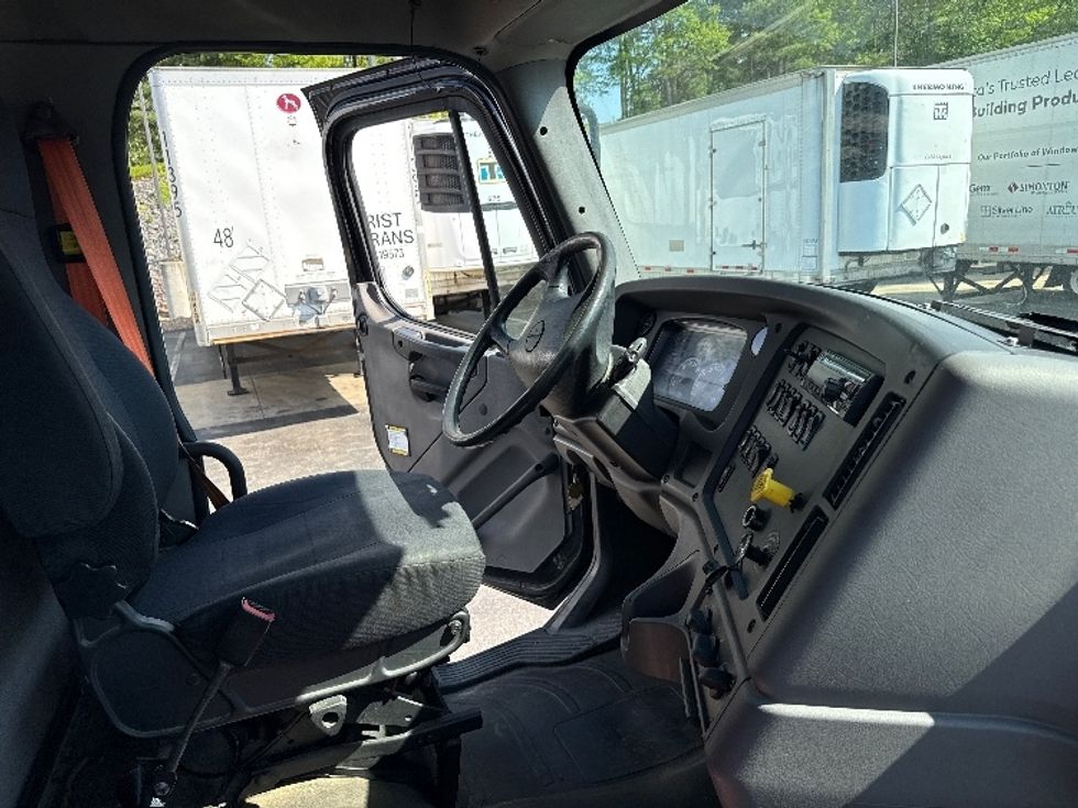 Curtain Side-Light and Medium Duty Trucks-Freightliner-2019-M211284S-Norton-MA-279,559\n\t\tmiles-$ 80,250 - Image 21