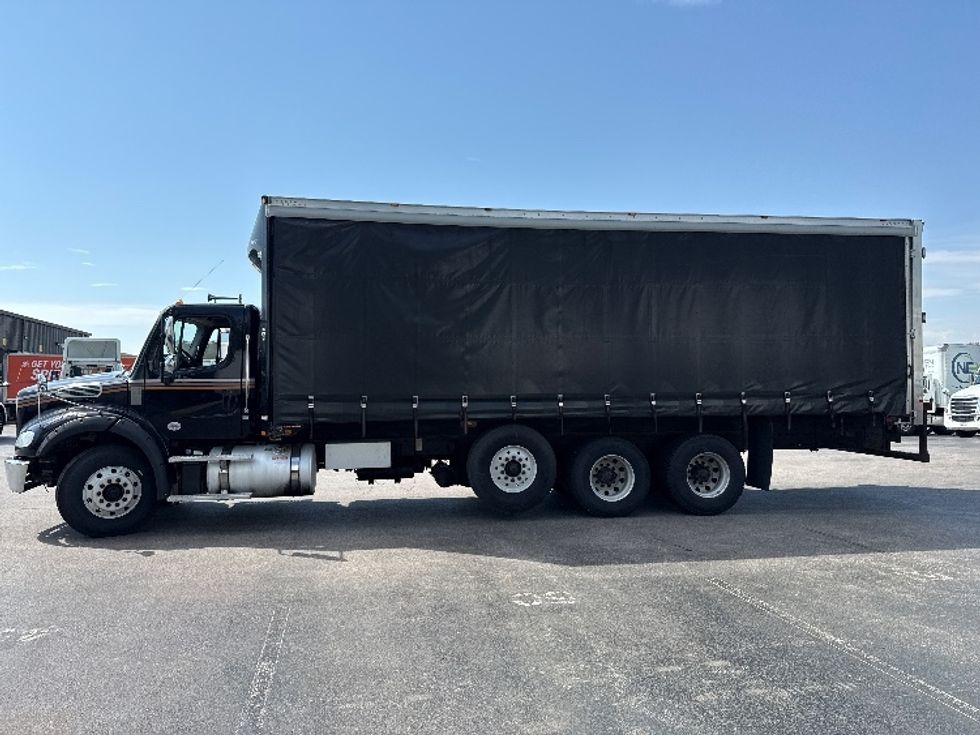 Curtain Side-Light and Medium Duty Trucks-Freightliner-2019-M211284S-Norton-MA-279,559\n\t\tmiles-$ 80,250 - Image 4