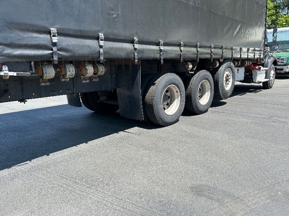 Curtain Side-Light and Medium Duty Trucks-Freightliner-2019-M211284S-Norton-MA-286,616\n\t\tmiles-$ 79,000 - Image 14