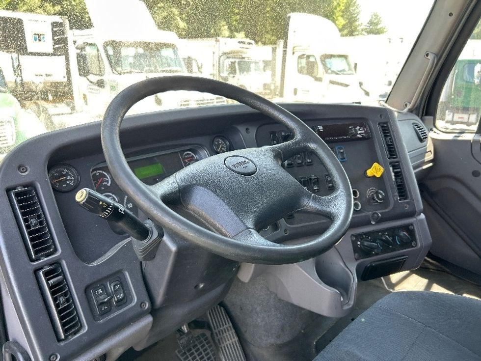 Curtain Side-Light and Medium Duty Trucks-Freightliner-2019-M211284S-Norton-MA-286,616\n\t\tmiles-$ 79,000 - Image 17