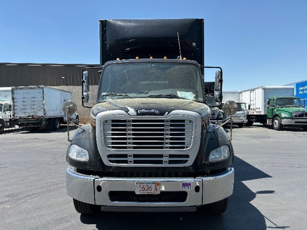Curtain Side-Light and Medium Duty Trucks-Freightliner-2019-M211284S-Norton-MA-286,616\n\t\tmiles-$ 79,000 - Image 2